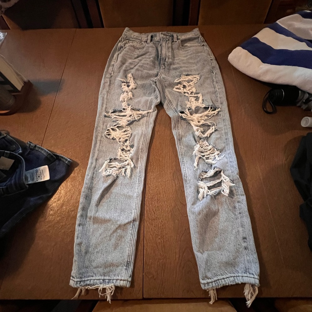 Only worn 2 times American eagle jeans size 2